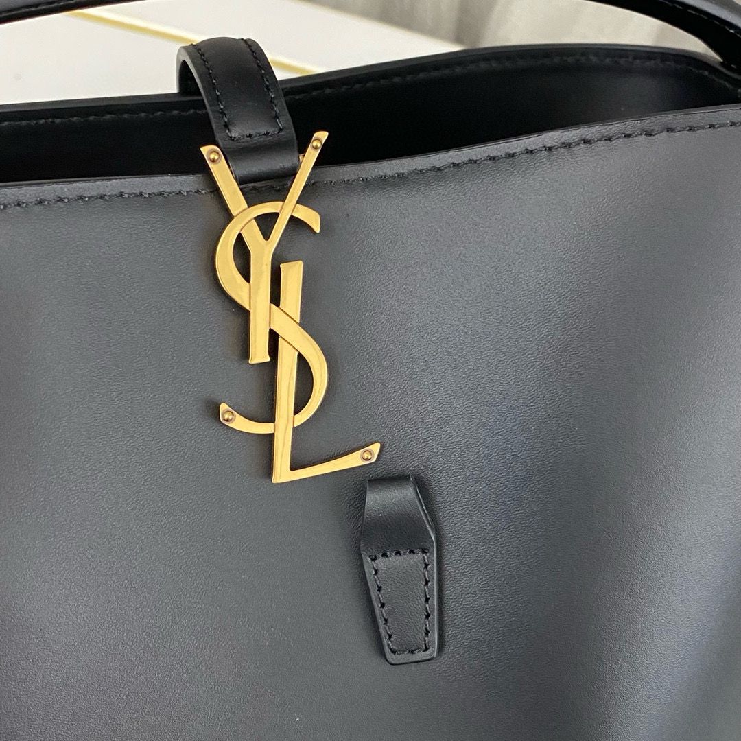 Black LE 37 Small Bag