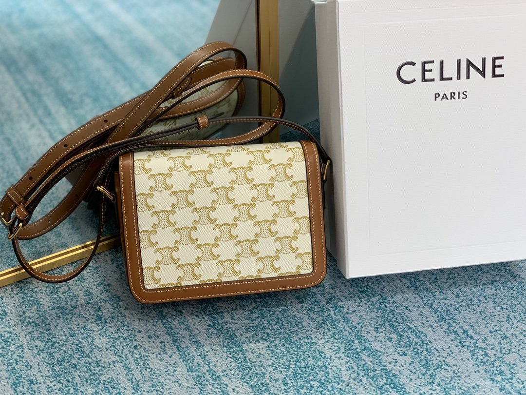 White CT triomphe bag