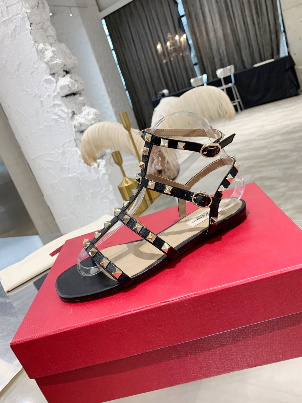 Black VR Flat Sandal With Straps