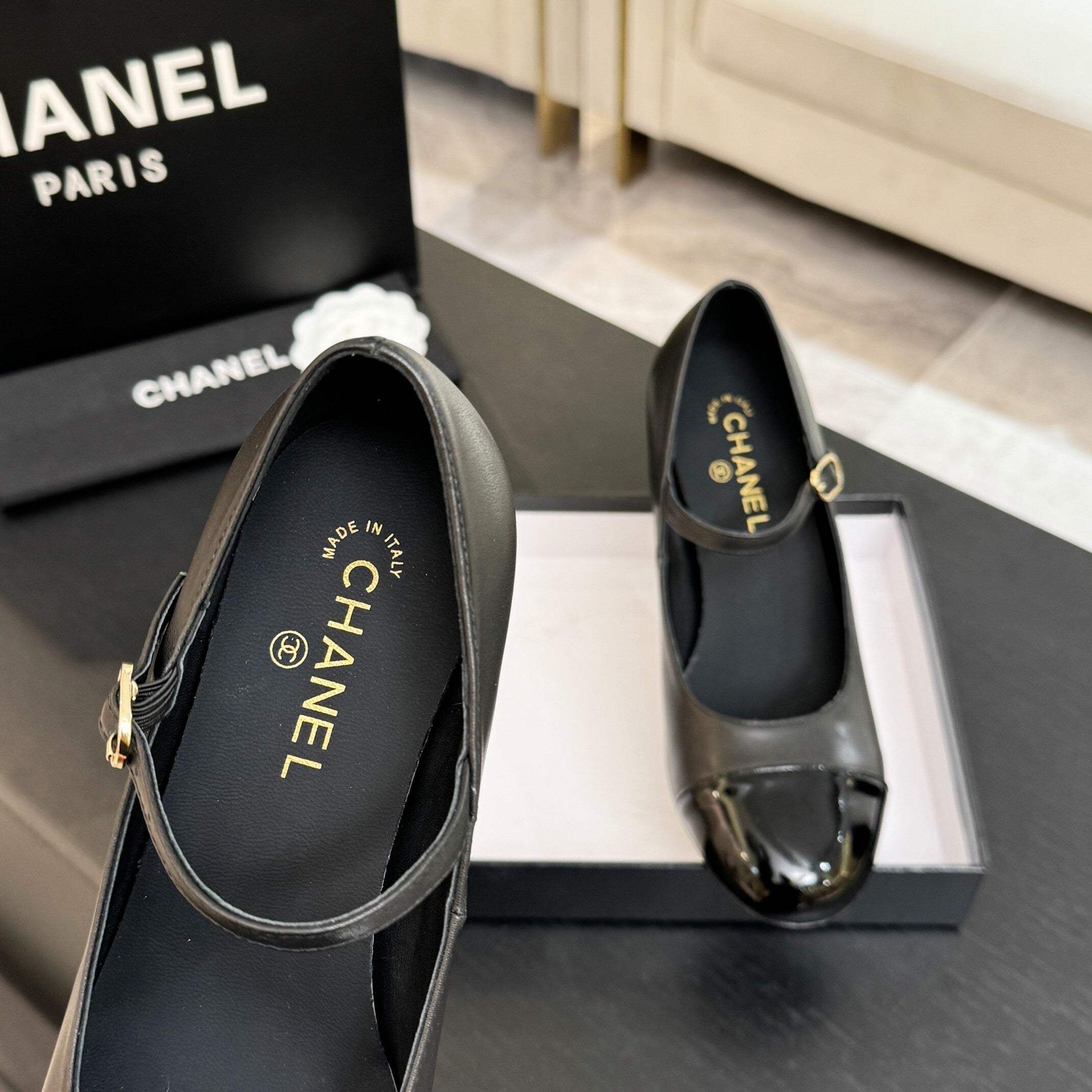 Black Mary Janes Pump