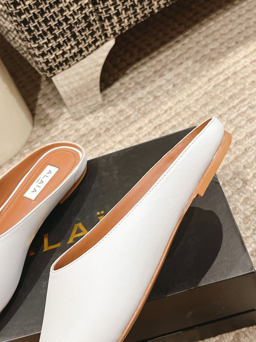 Off-White AS Flat Mules
