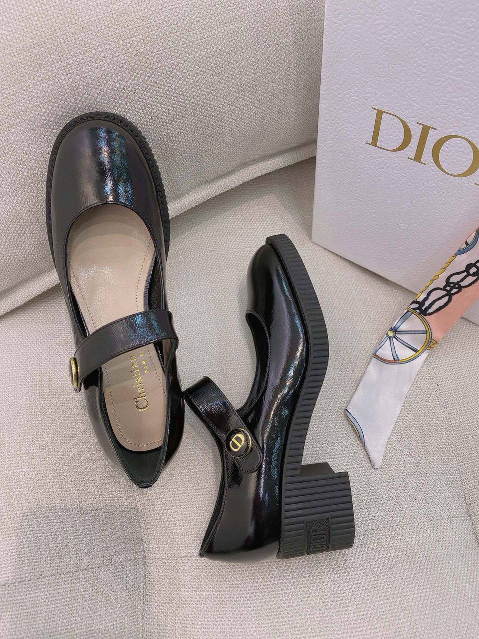 Black Shiny Doll Pump