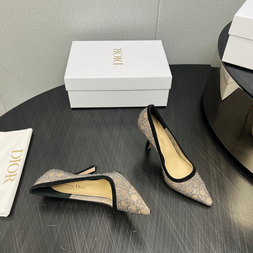 Black & Nude Capture Pump