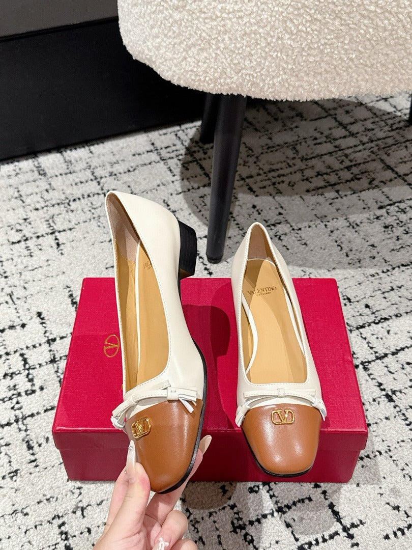 Ivory Valet Du Roi Kidskin Ballerina 25MM