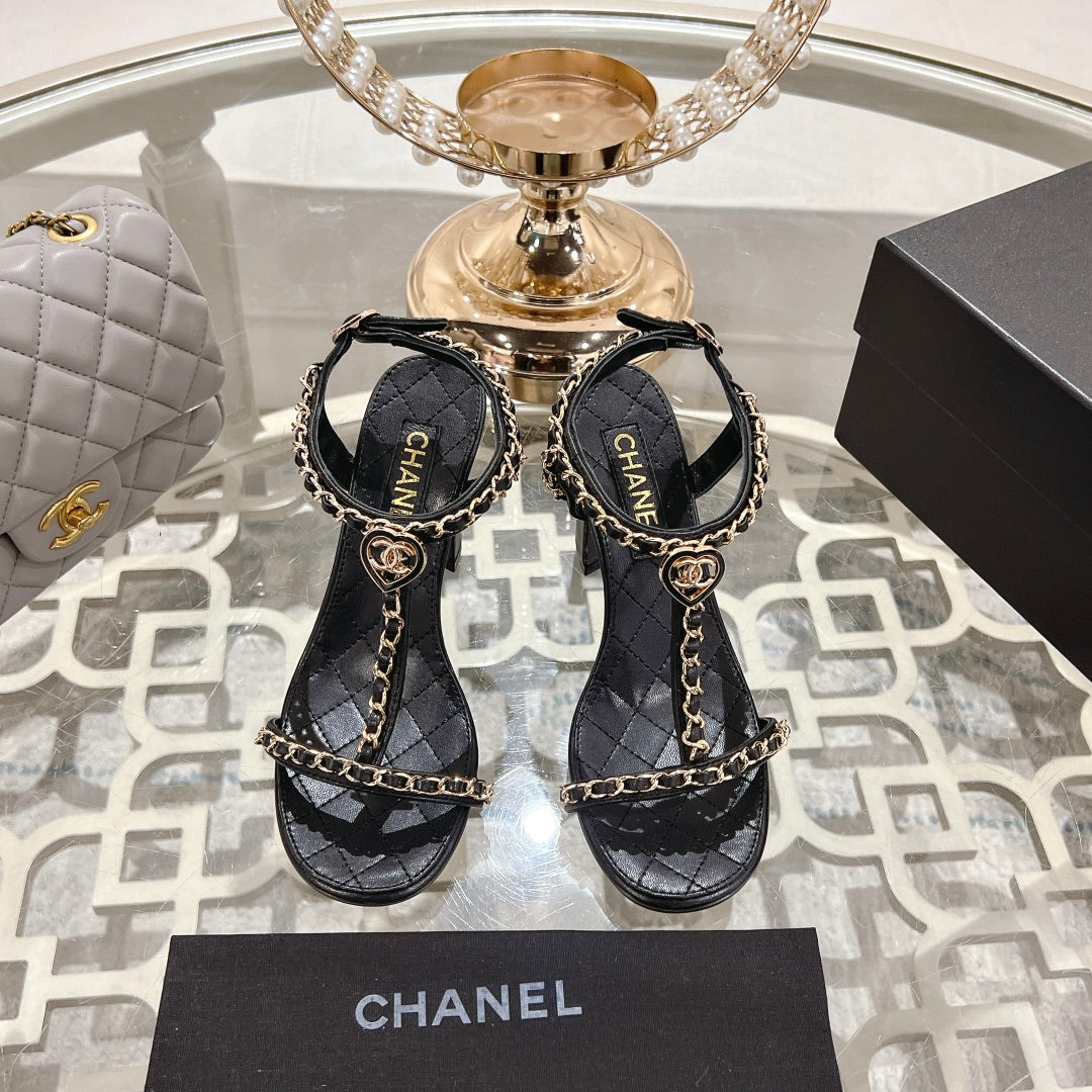 Black Cruise 2024/25  Sandals