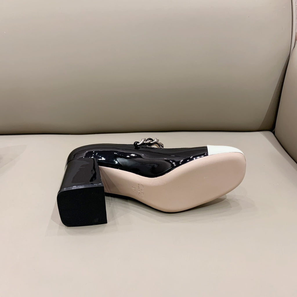 White & black MM patent leather 65 mm pumps