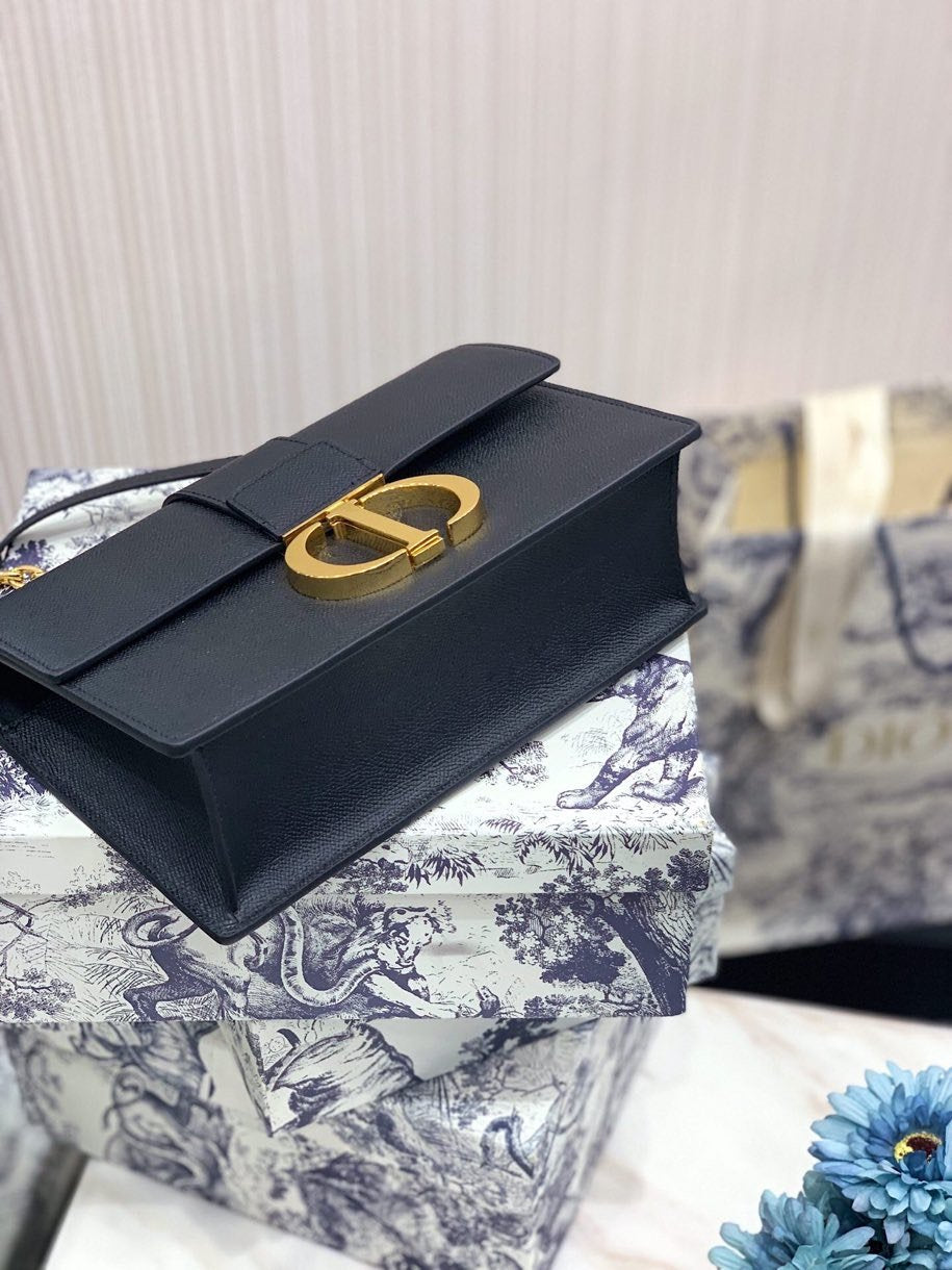 Black 30M stamped grain calfskin flap chain bag