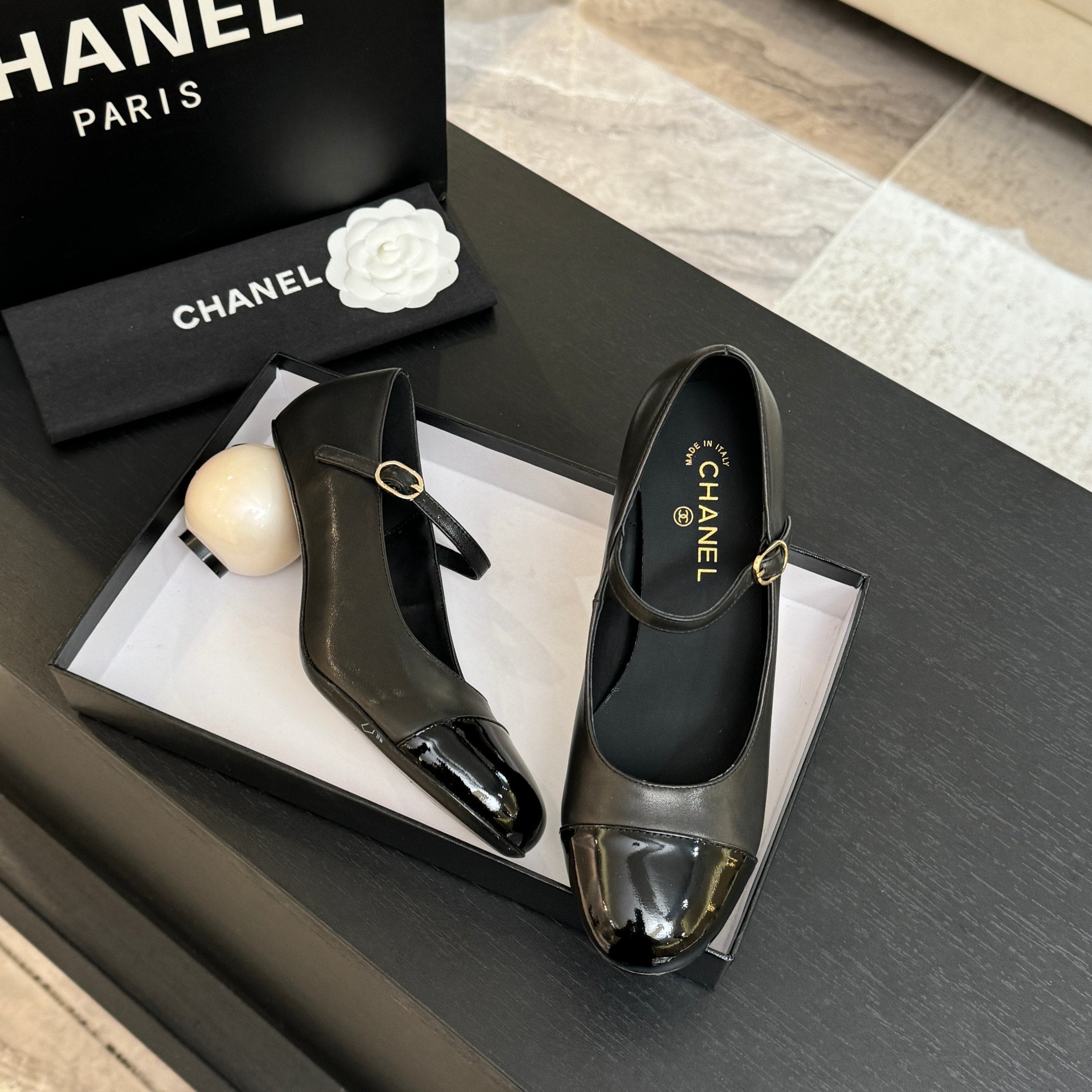 Black Mary Janes Pump