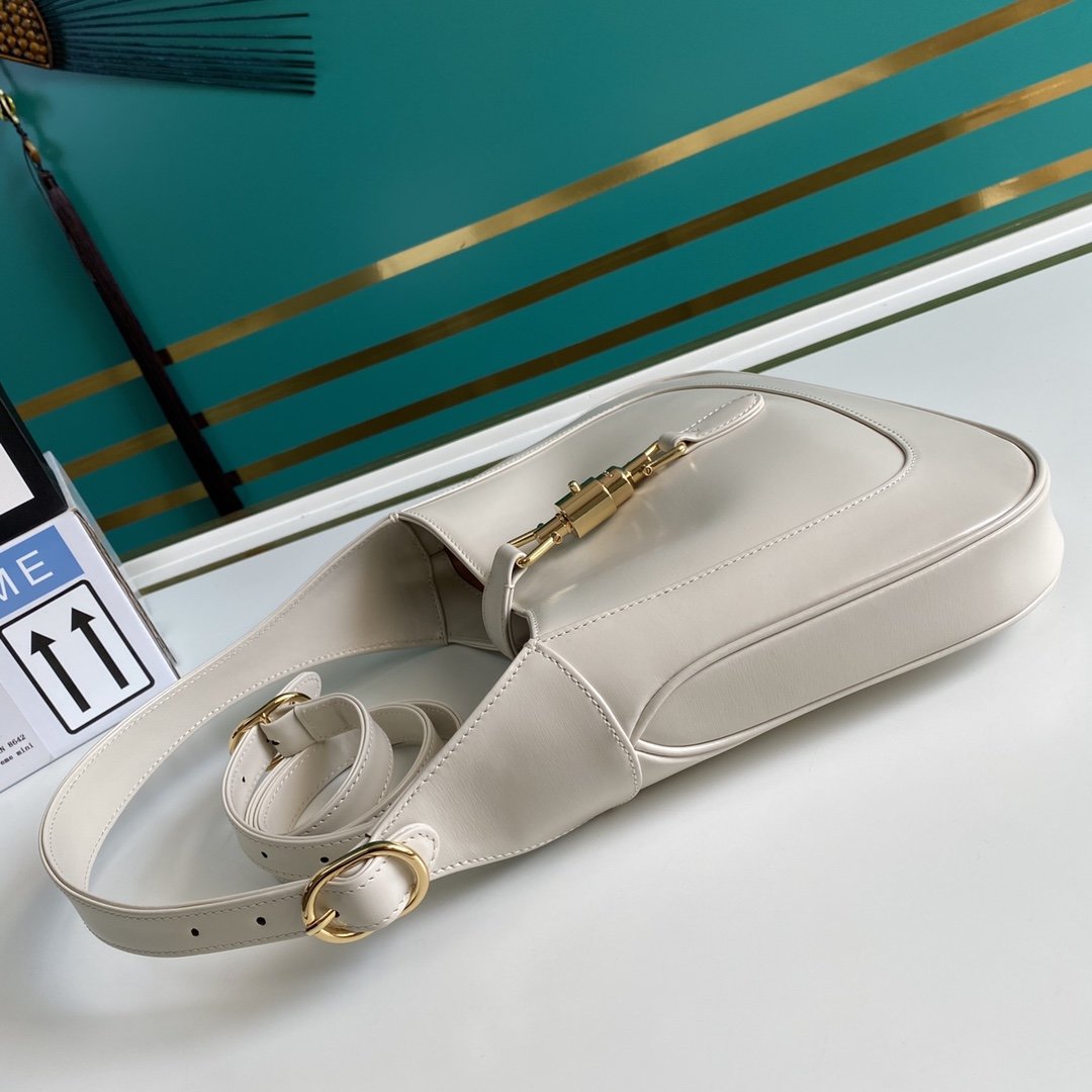 White GJ 1961 small shoulder bag