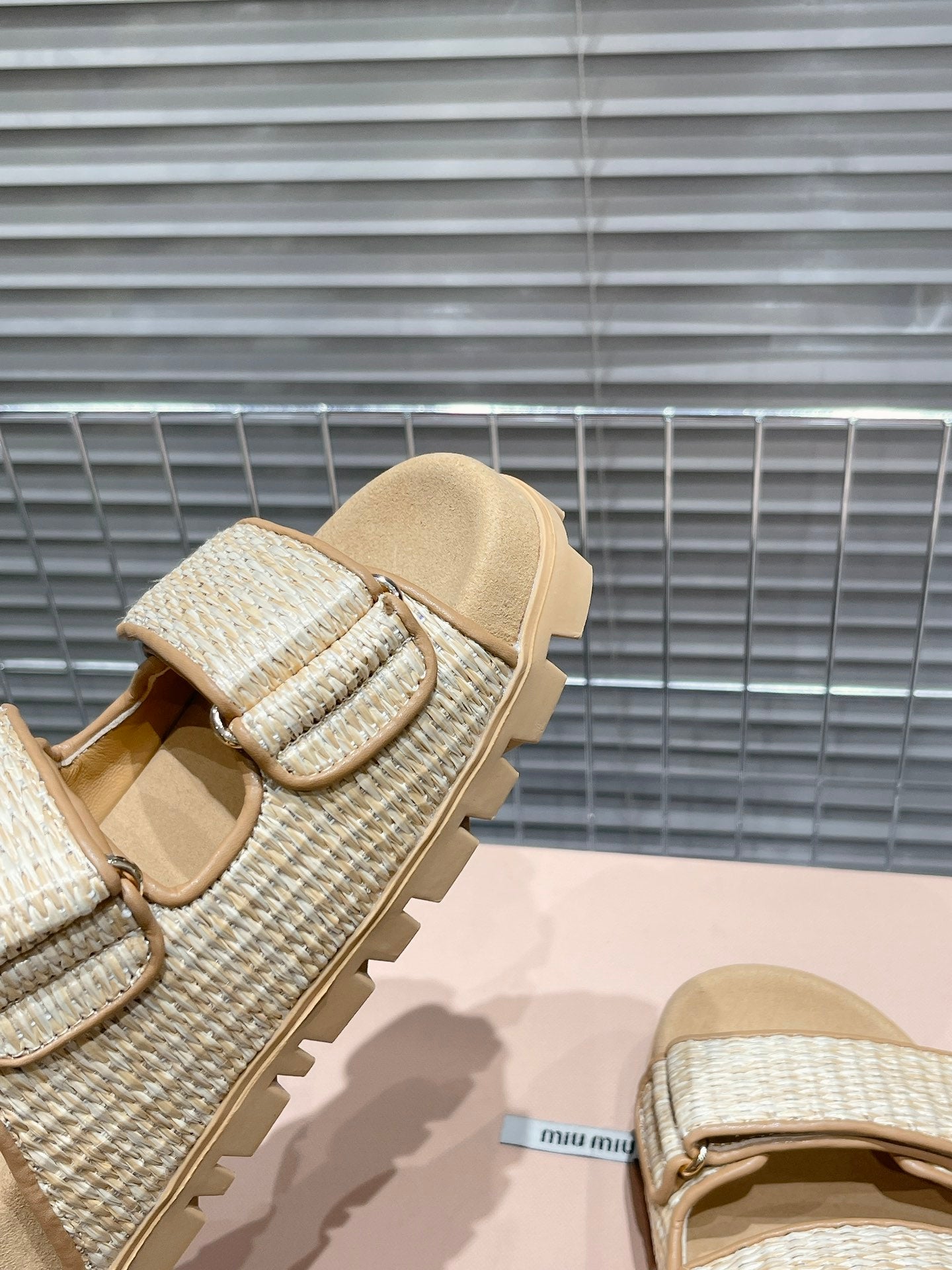 Natural Raffia-Effect Slides