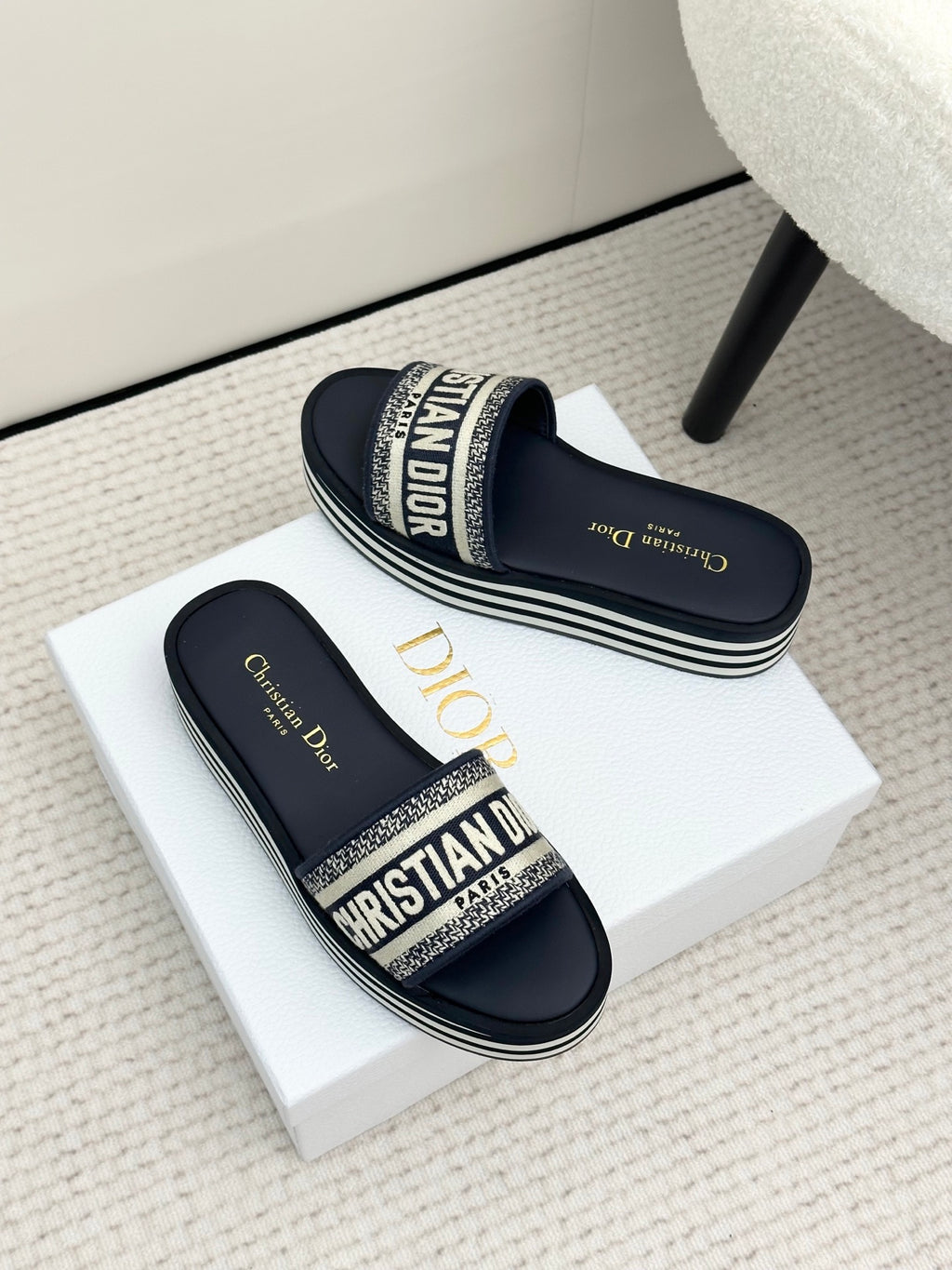 Deep Blue Dway Platform Slide