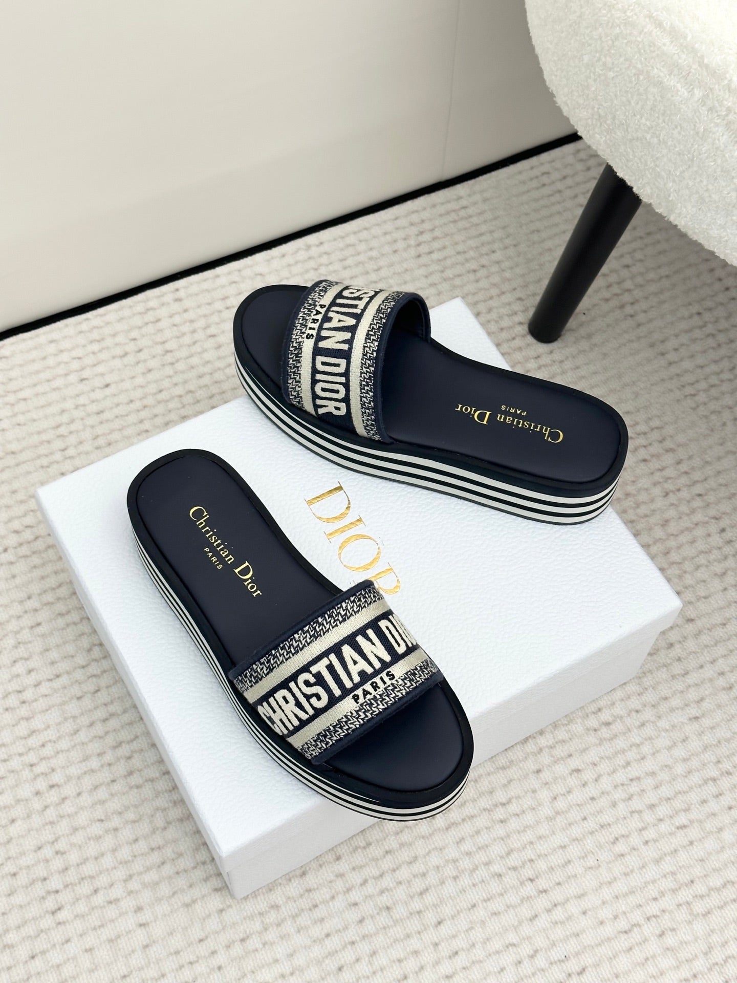 Deep Blue Dway Platform Slide