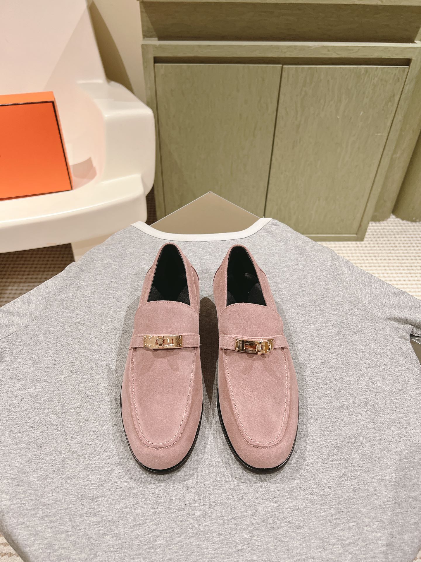 Rose Porcelaine HD Loafer