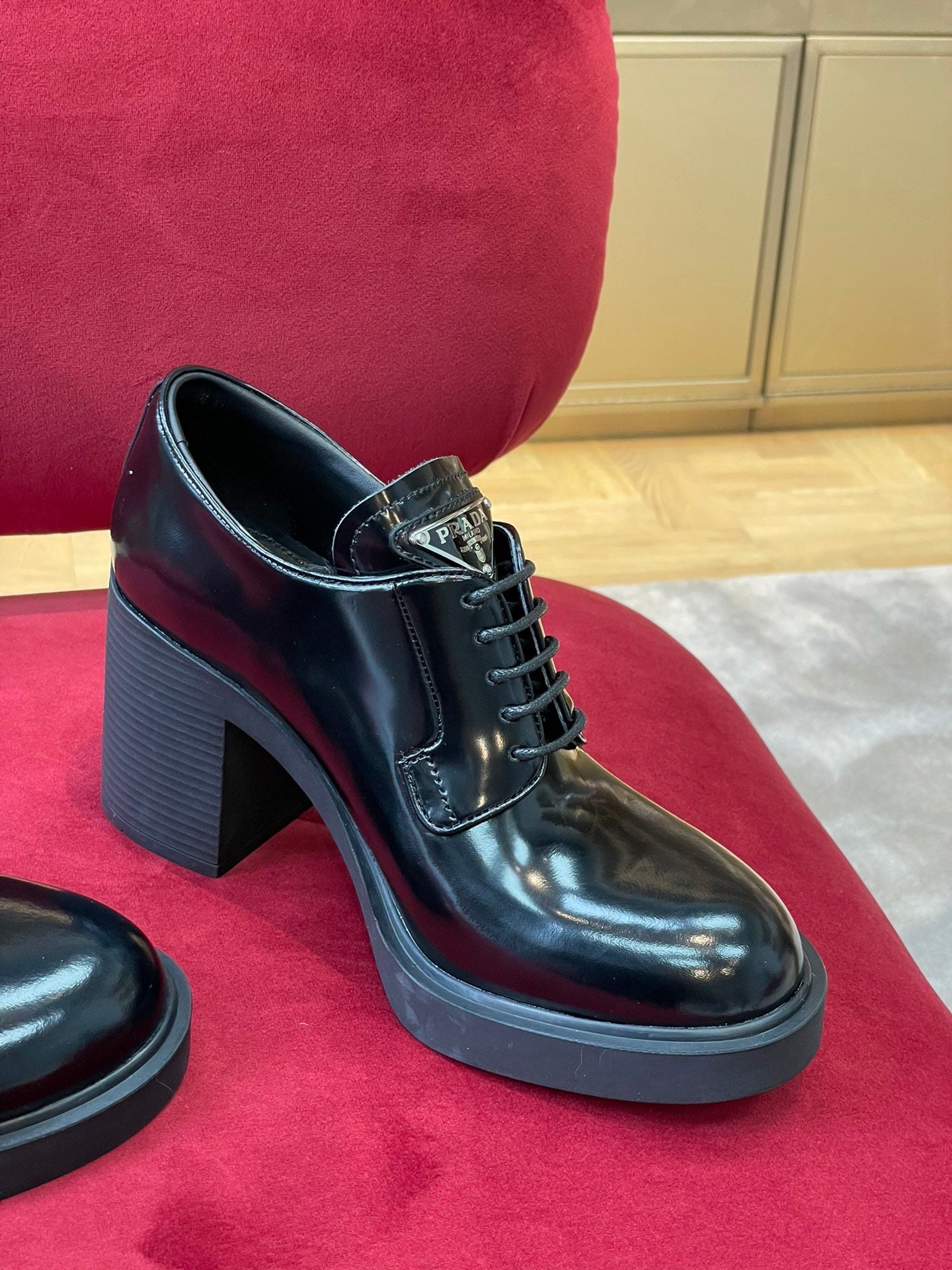 Black heeled brushed leather lace-ups