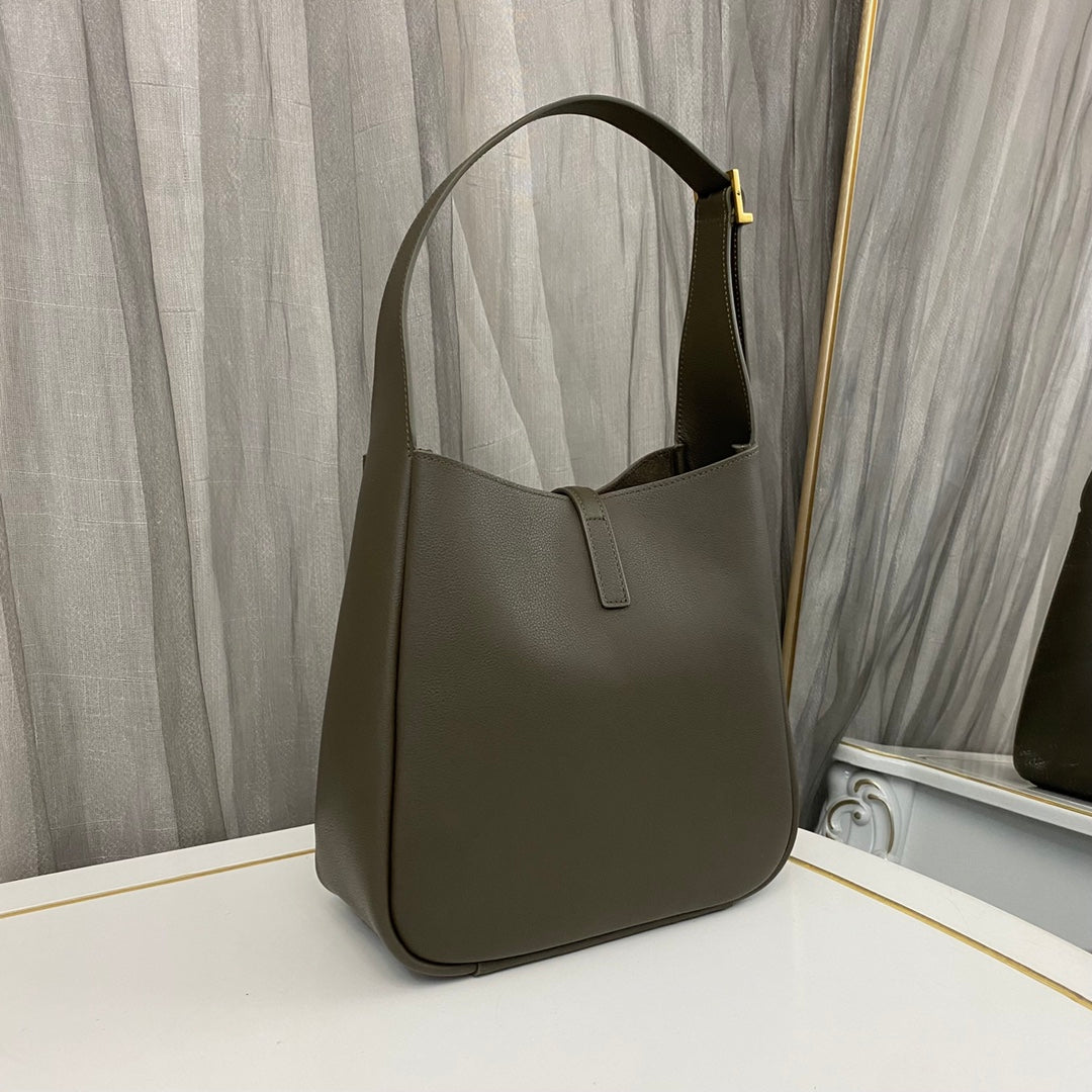 Light Musk Le 5 à 7 Small Leather Shoulder Bag