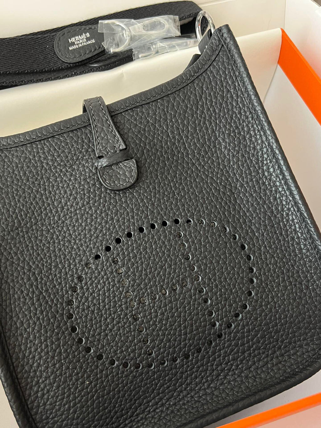 Black HE 17 shoulder bag