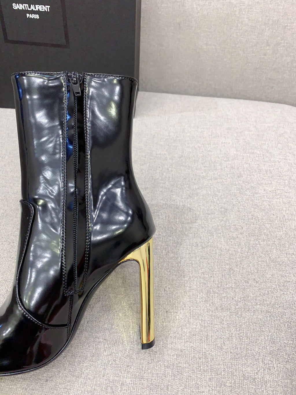 Black YA Ankle Boots In Glazed Leather