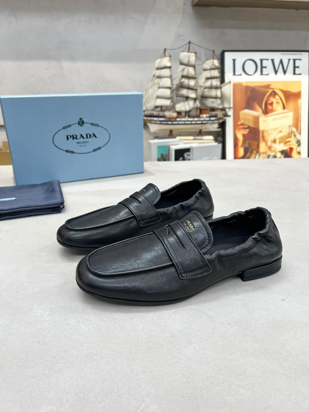 Women's Black Shuffle Antiqued Leather Loafers
