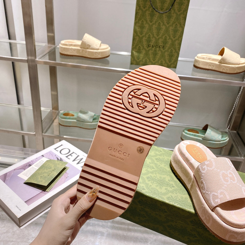 Beige and light pink platform slide sandal