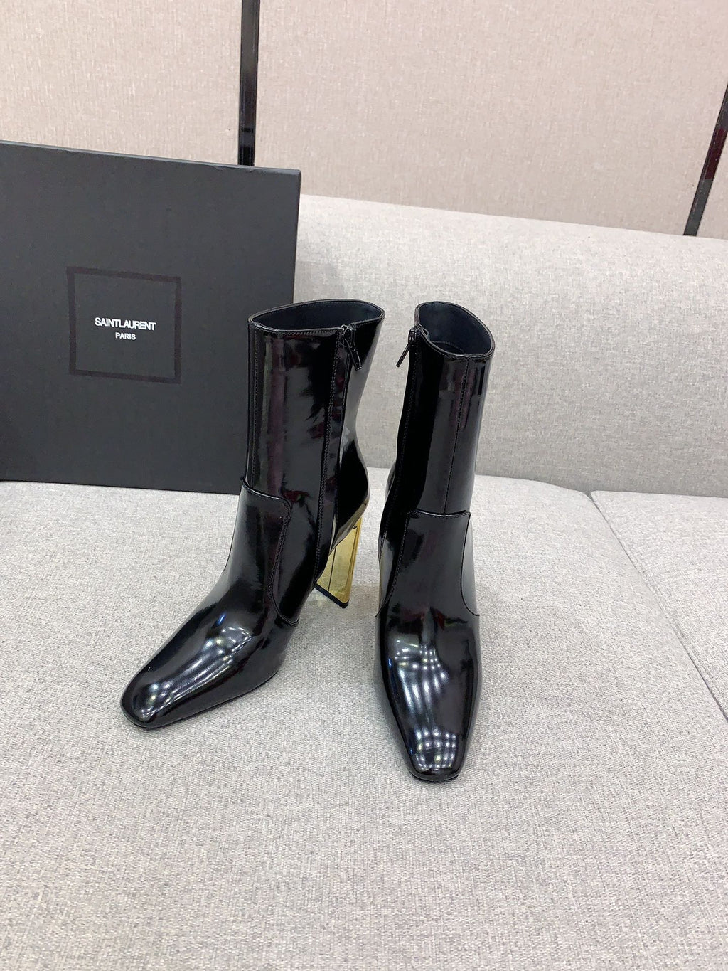 Black YA Ankle Boots In Glazed Leather