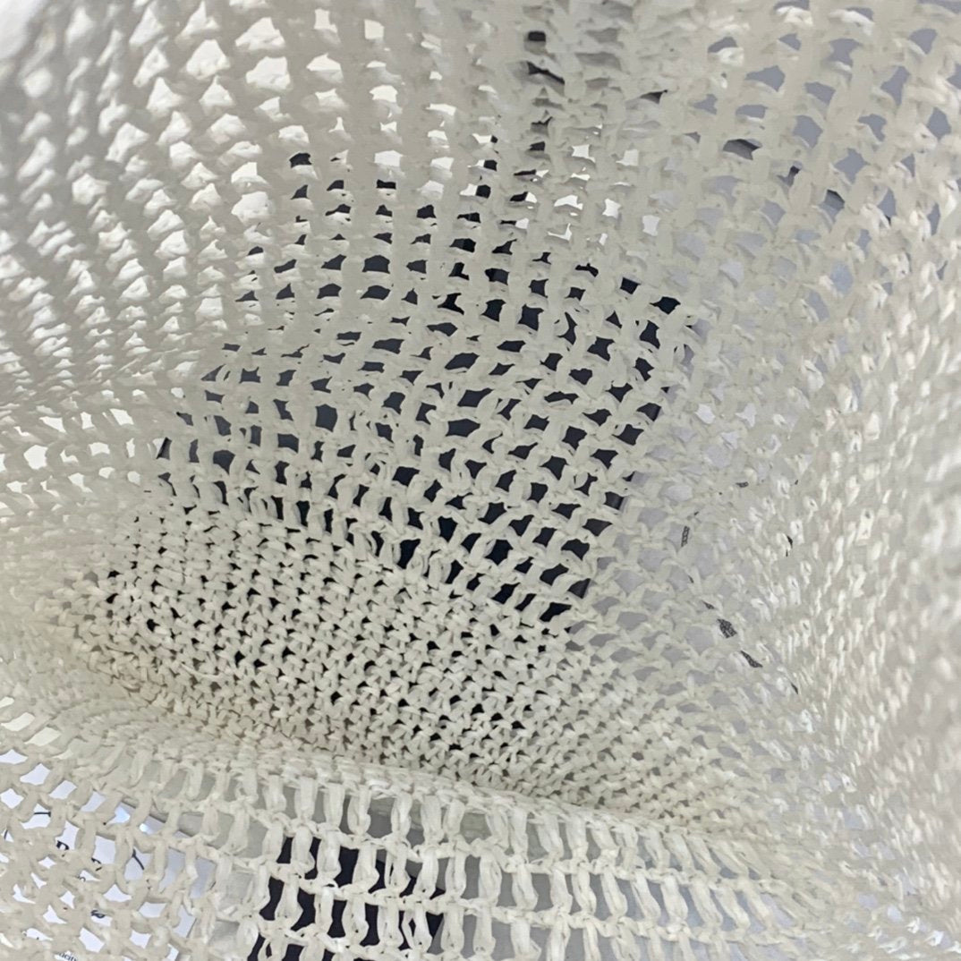 White large raffia tote bag