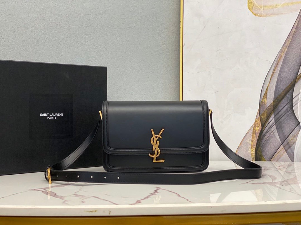 Black SS medium shoulder bag