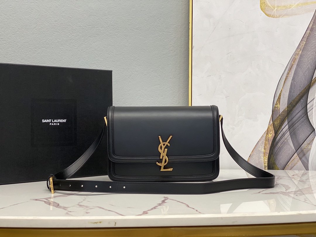 Black SS medium shoulder bag