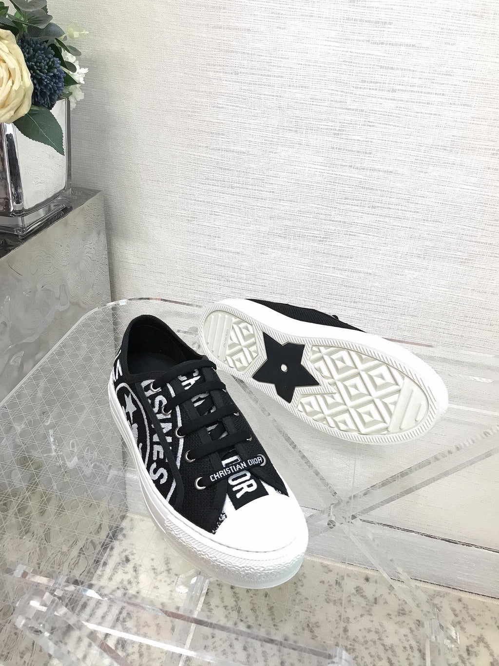 Black canvas WD sneaker