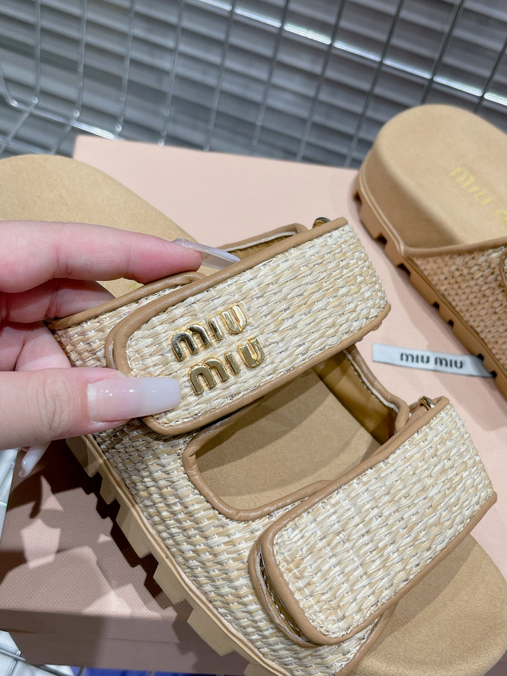 Natural Raffia-Effect Slides