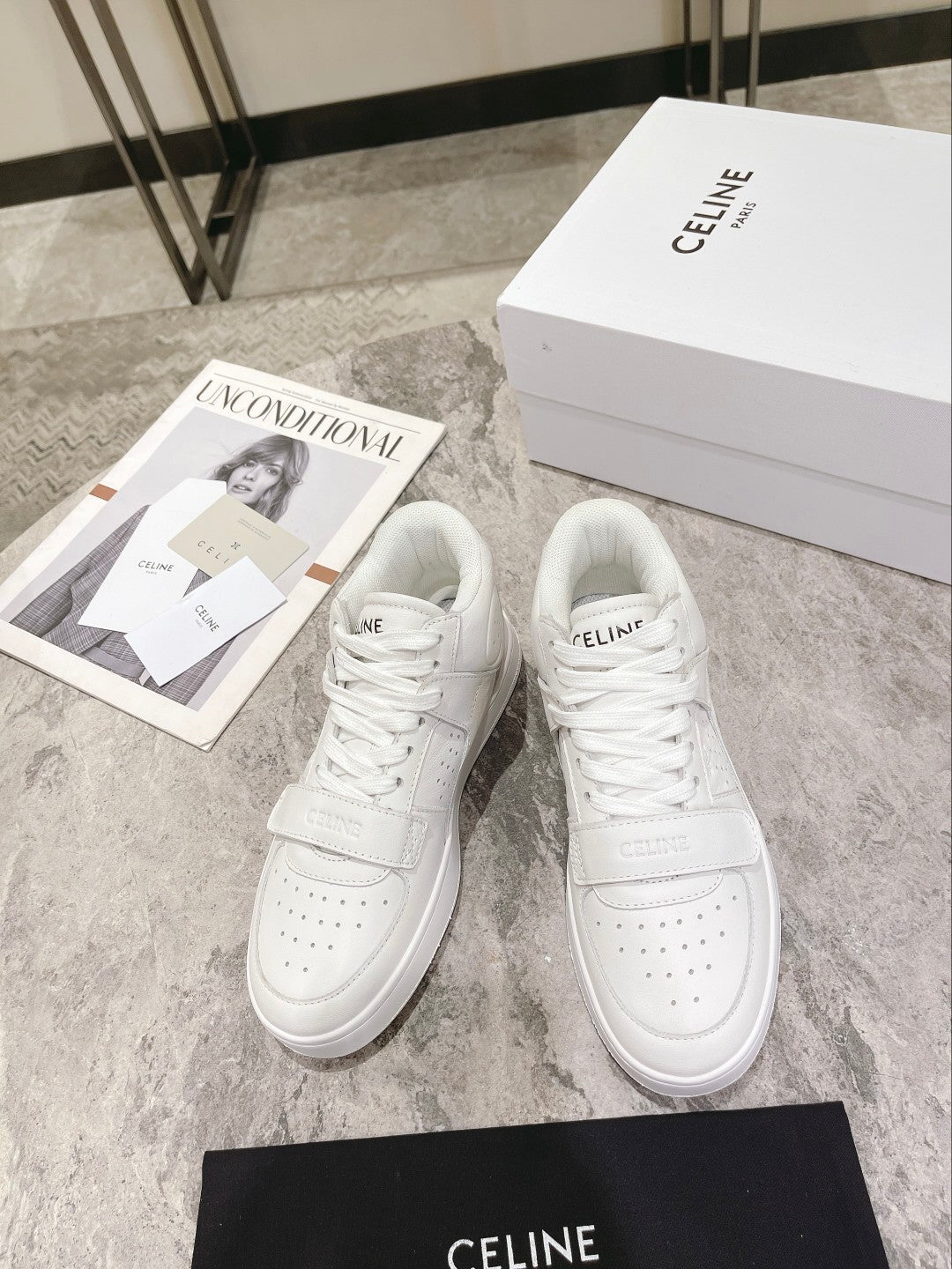 Optic white CT-02 mid sneaker