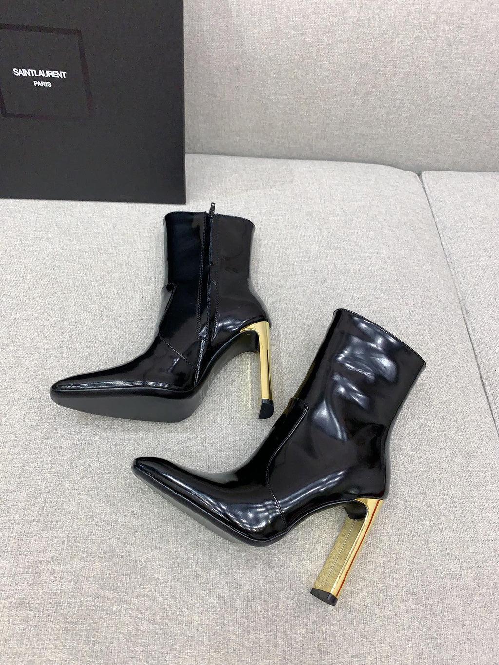 Black YA Ankle Boots In Glazed Leather