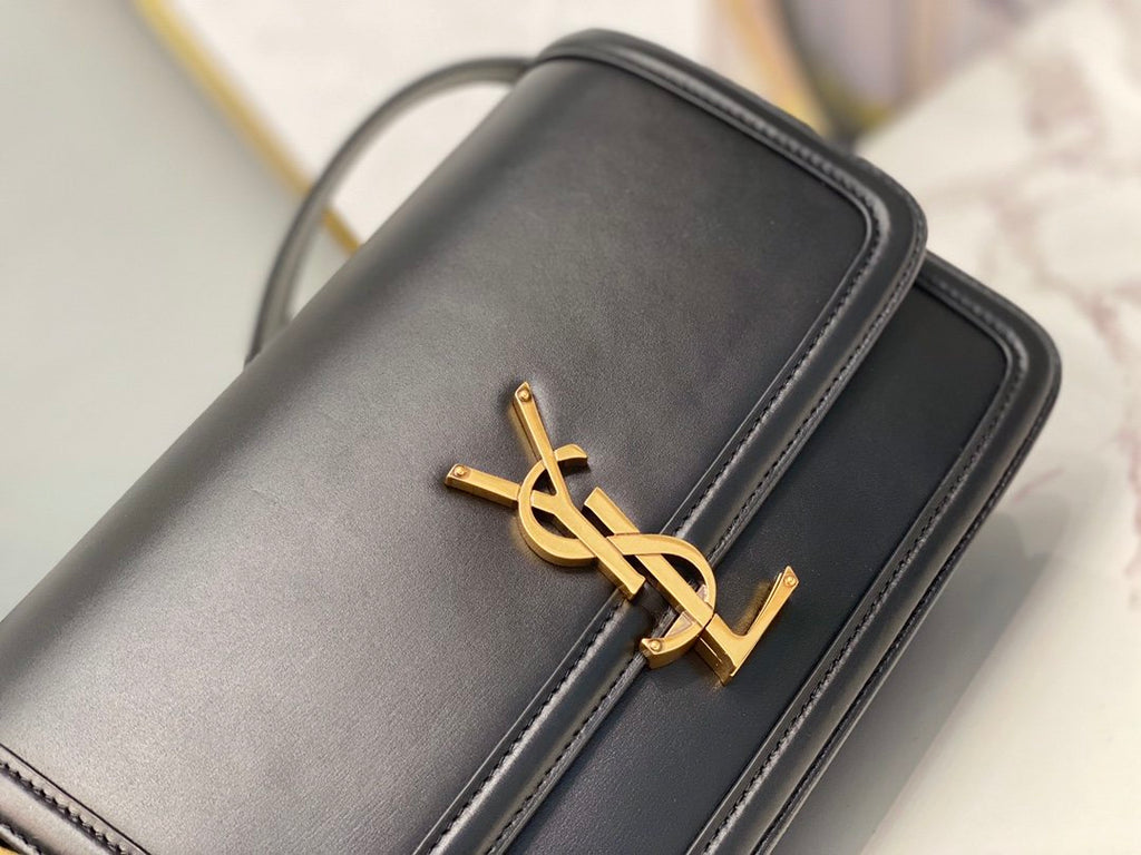 Black SS medium shoulder bag