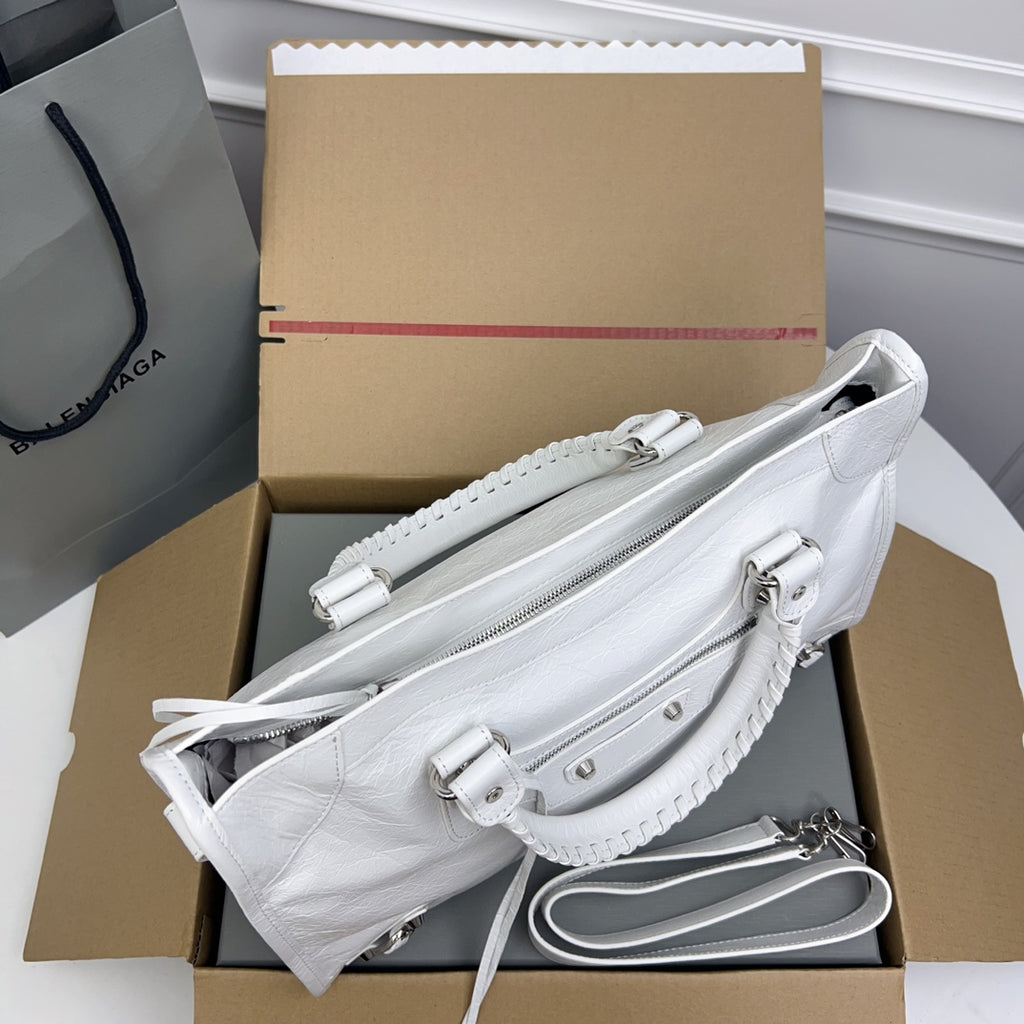 Optic White Le City Medium Bag