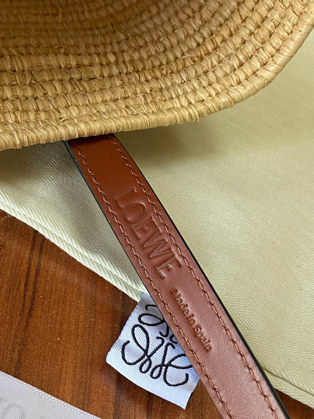 Natural & pecan raffia small square basket bag