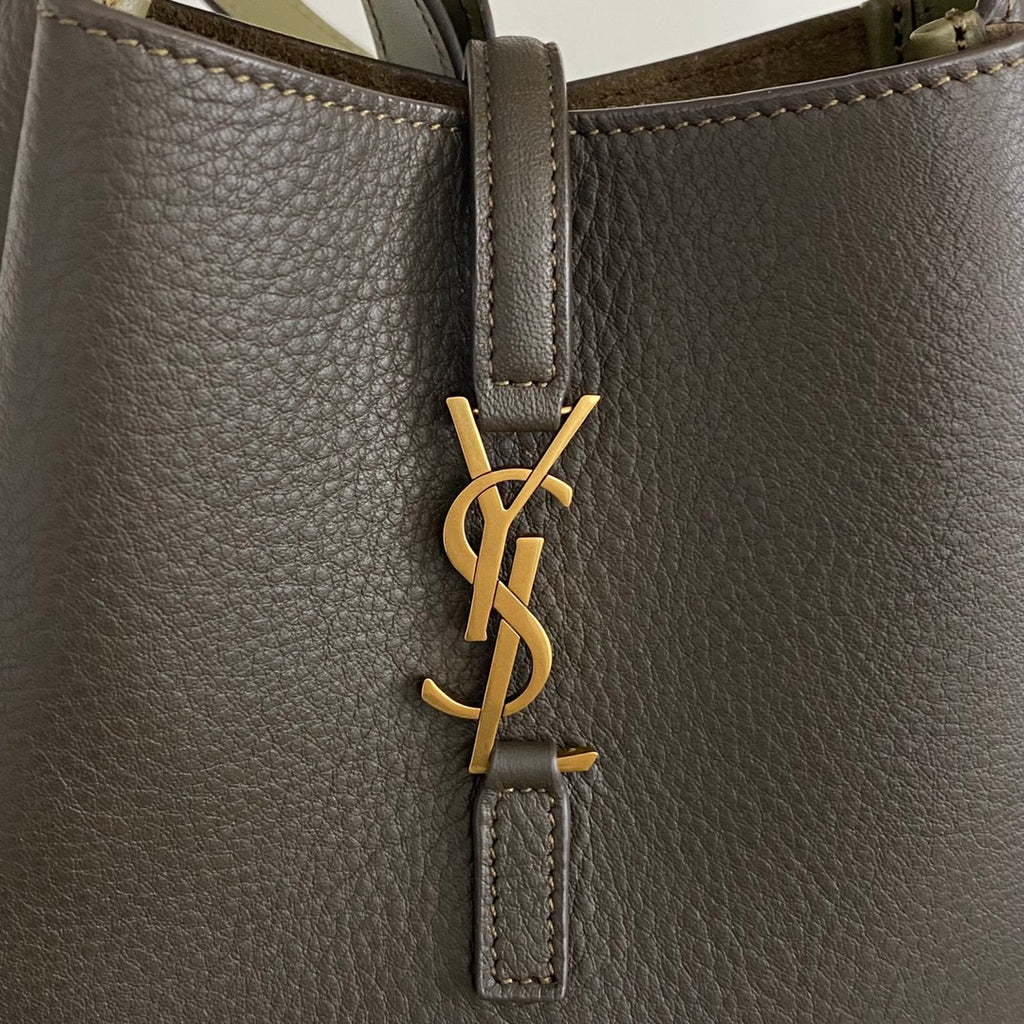 Light Musk Le 5 à 7 Supple Baby In Grained Leather