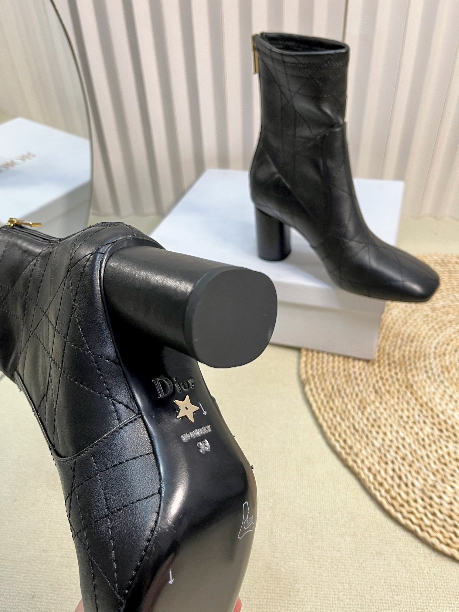 Black D-Shadow Heeled Ankle Boot