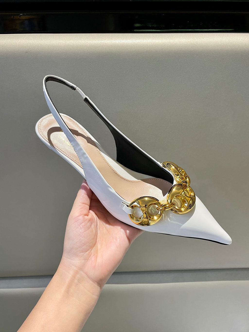 Ivory Slingback With Chain