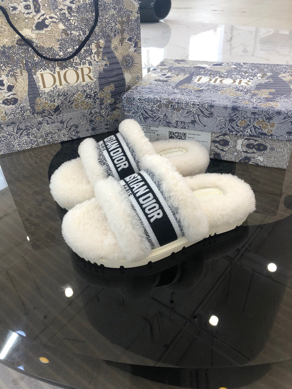 White DD slide