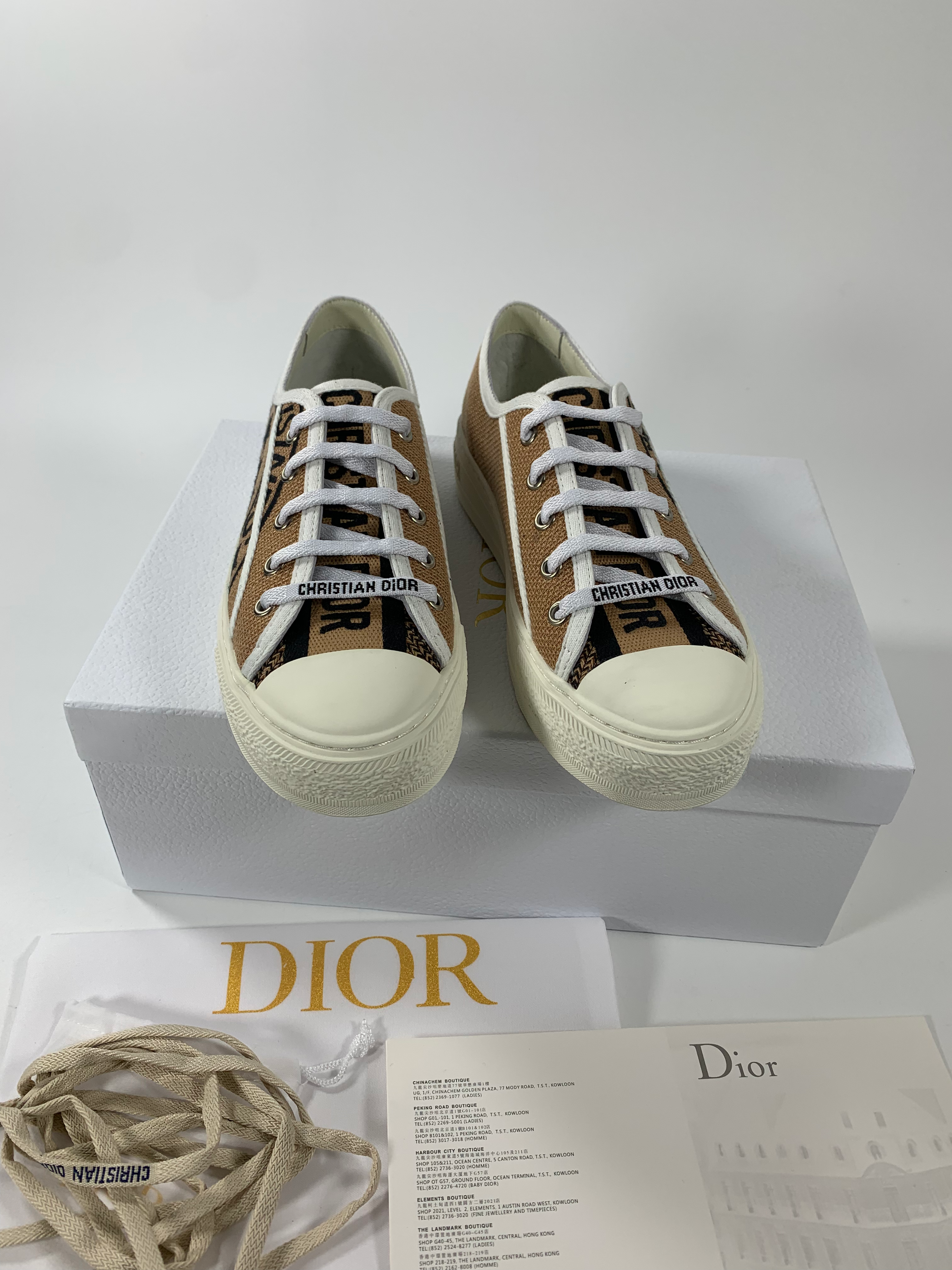 Beige canvas WD sneaker