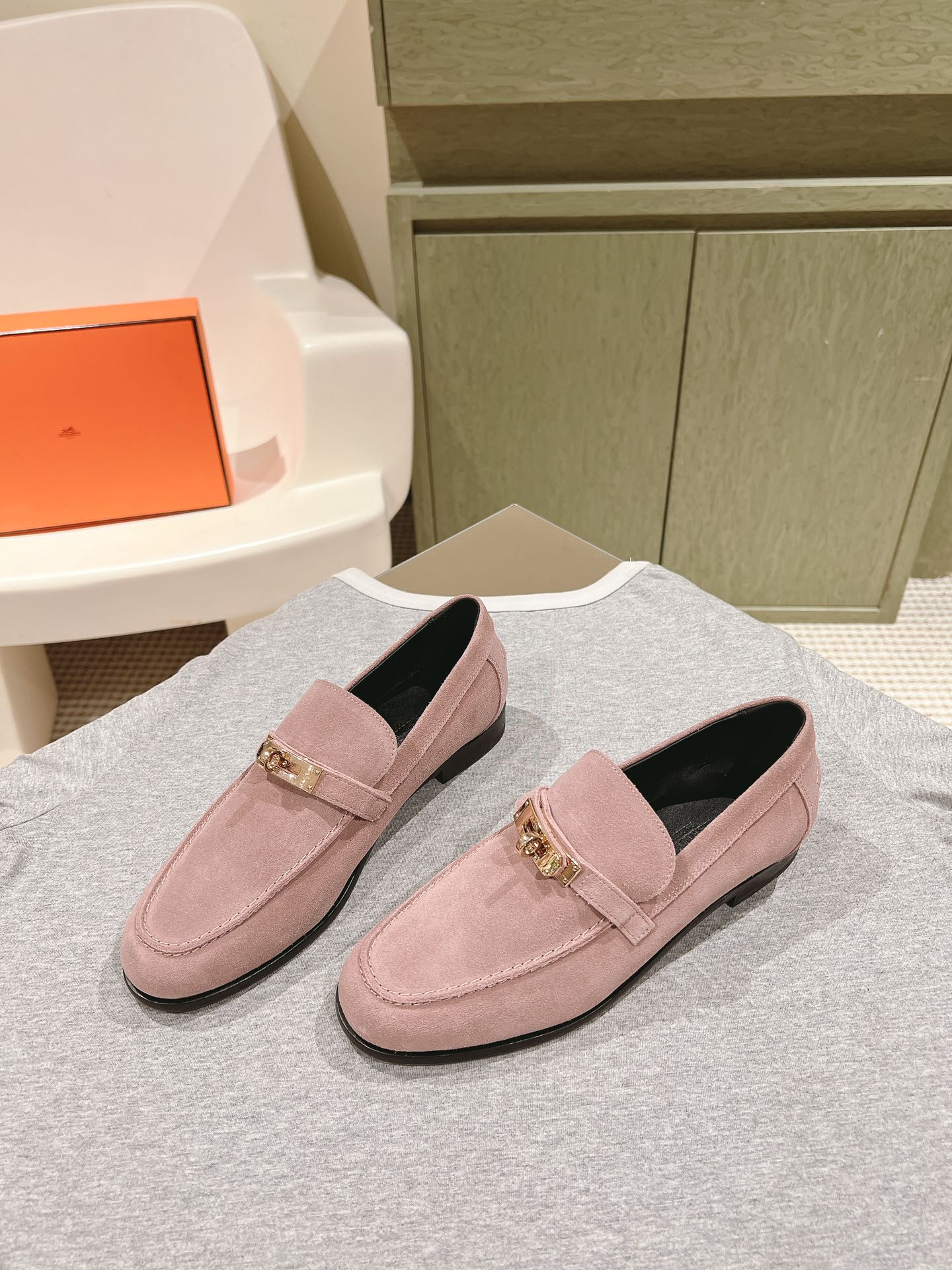 Rose Porcelaine HD Loafer
