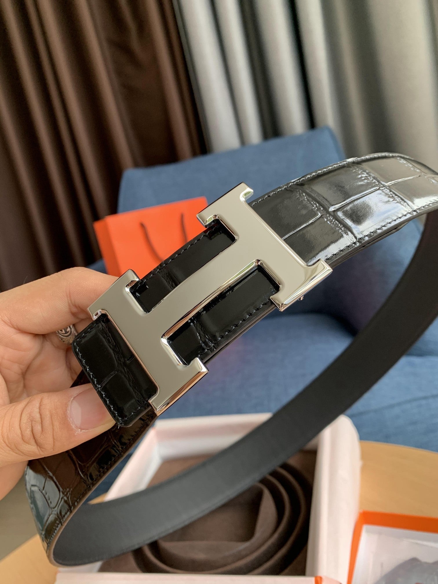 Noir H silver belt buckle & Leather strap