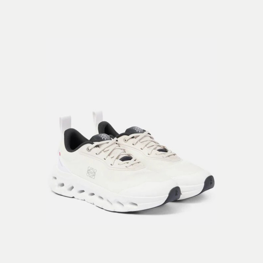 White X On Cloudtilt 2.0 Running Shoes