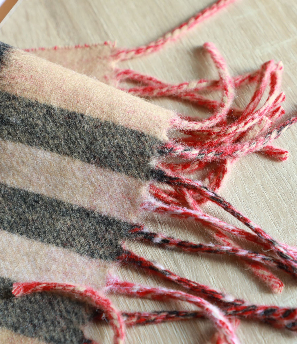 Begie wool love jacquard scarf