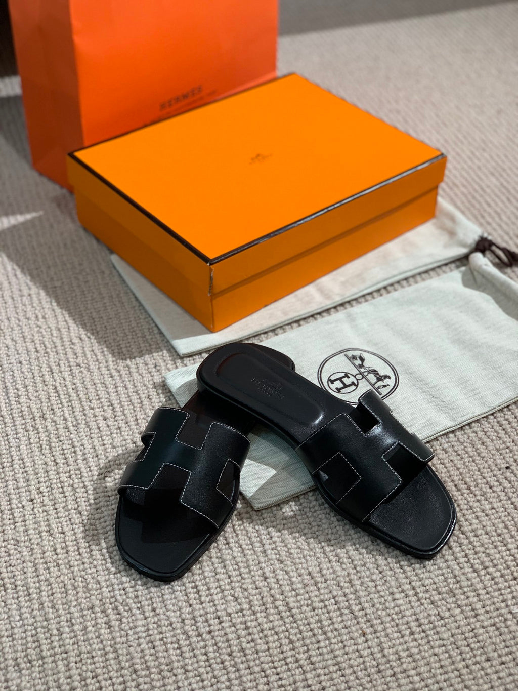 Noir HO sandal