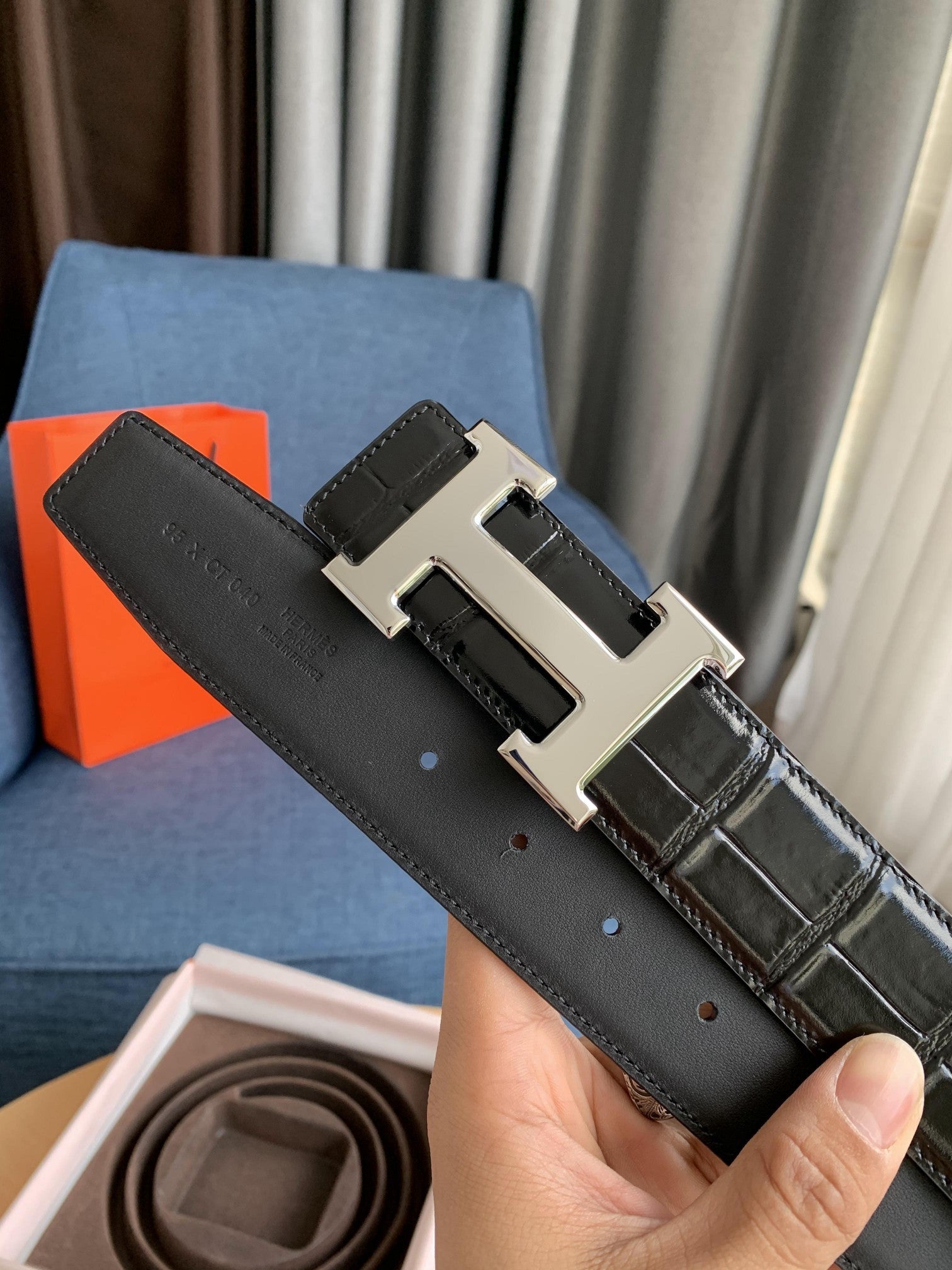 Noir H silver belt buckle & Leather strap