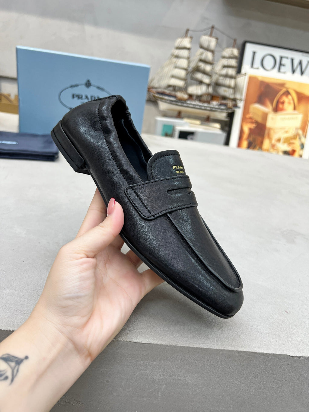 Women's Black Shuffle Antiqued Leather Loafers