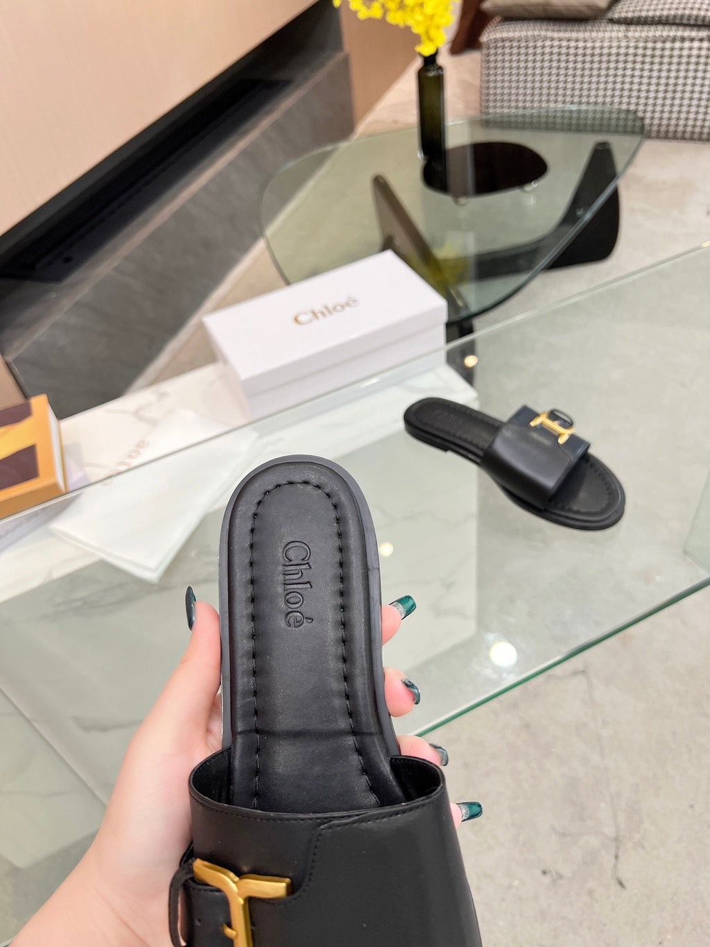 Black CM Slide