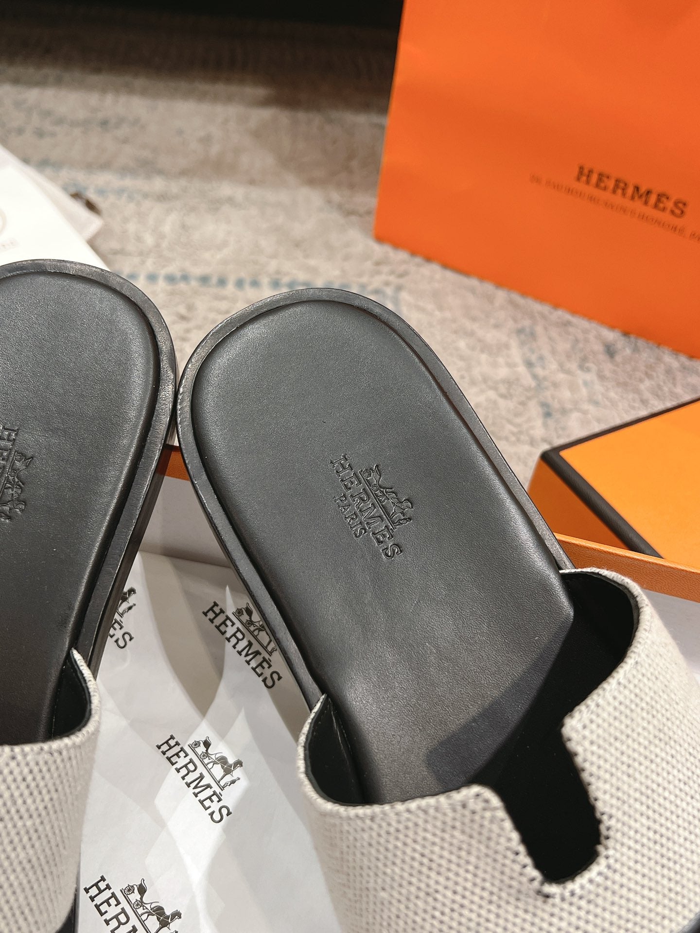 Prunoir / Noir Izmir Sandal