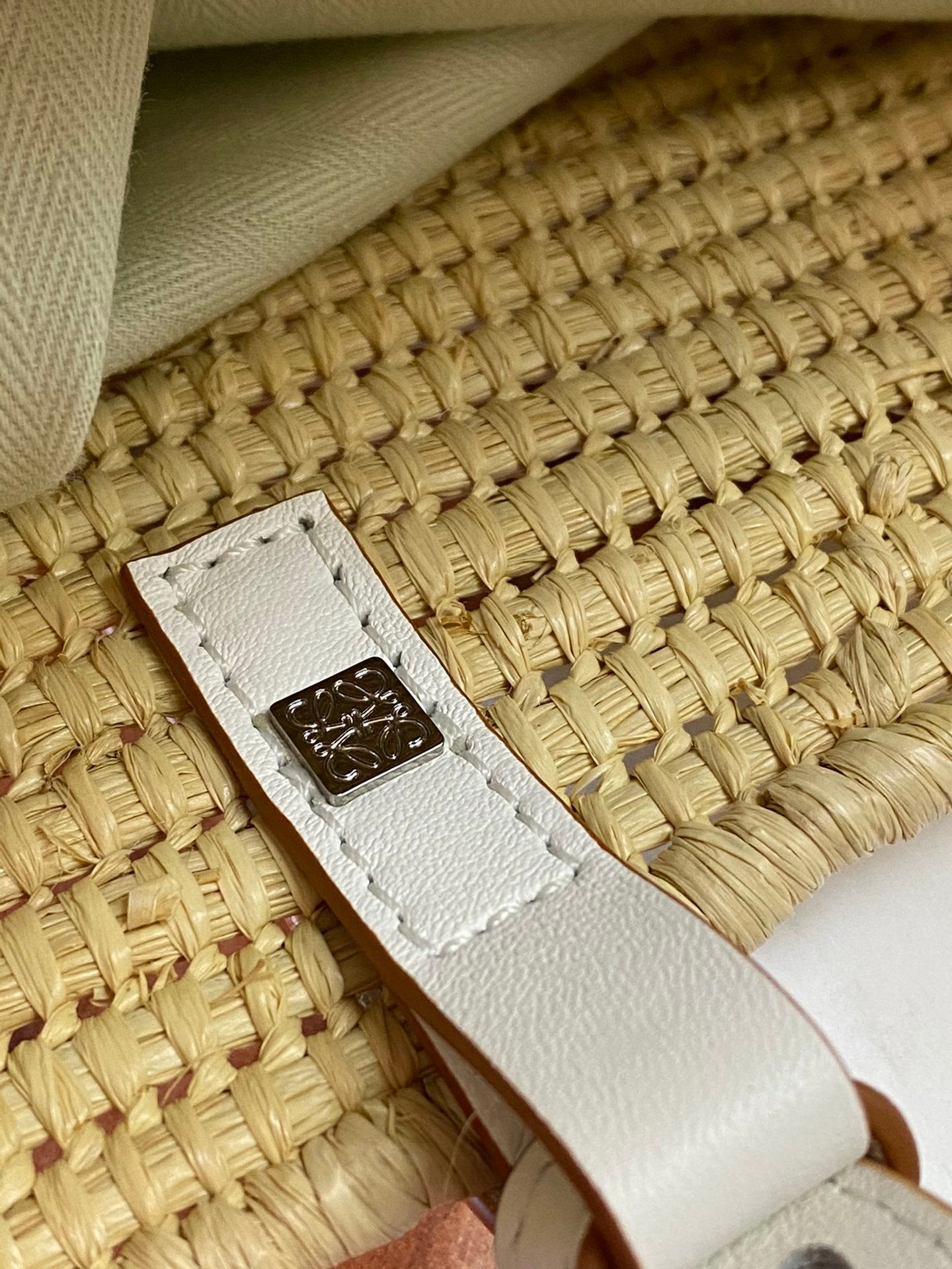 Natural & white raffia small square basket bag