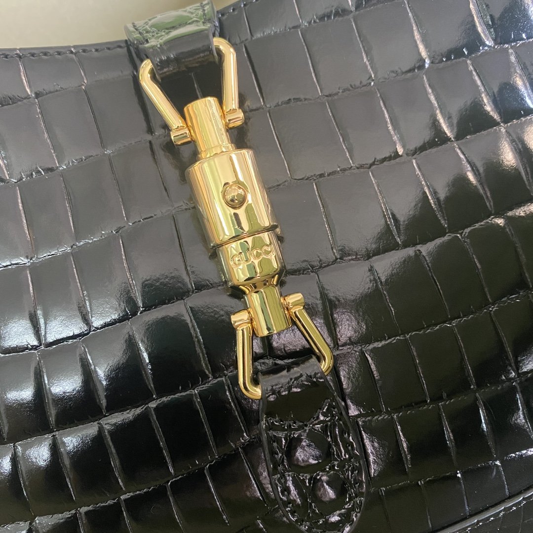 Black crocodile GJ 1961 small shoulder bag